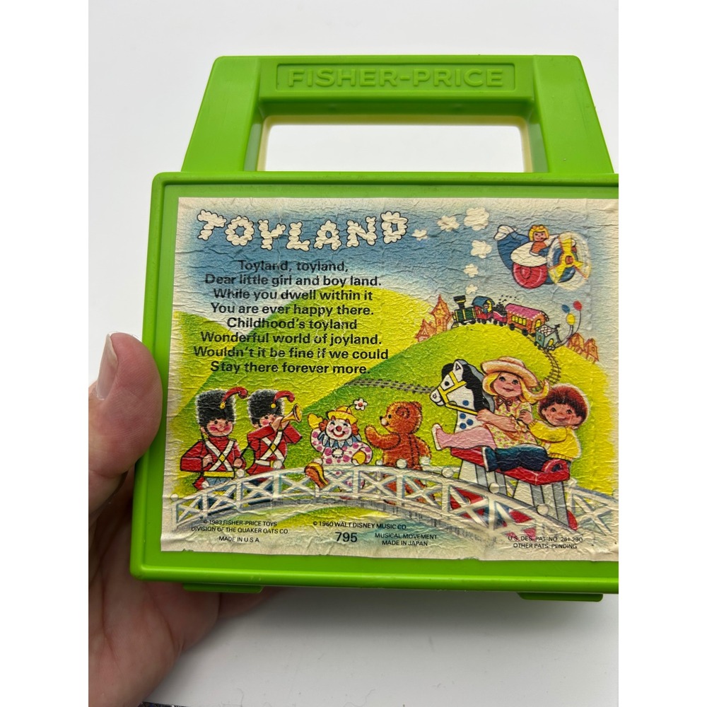Vintage 1983 Fisher-Price Toyland Musical Radio 795 Green Wind Up Toy - Picture 4 of 10